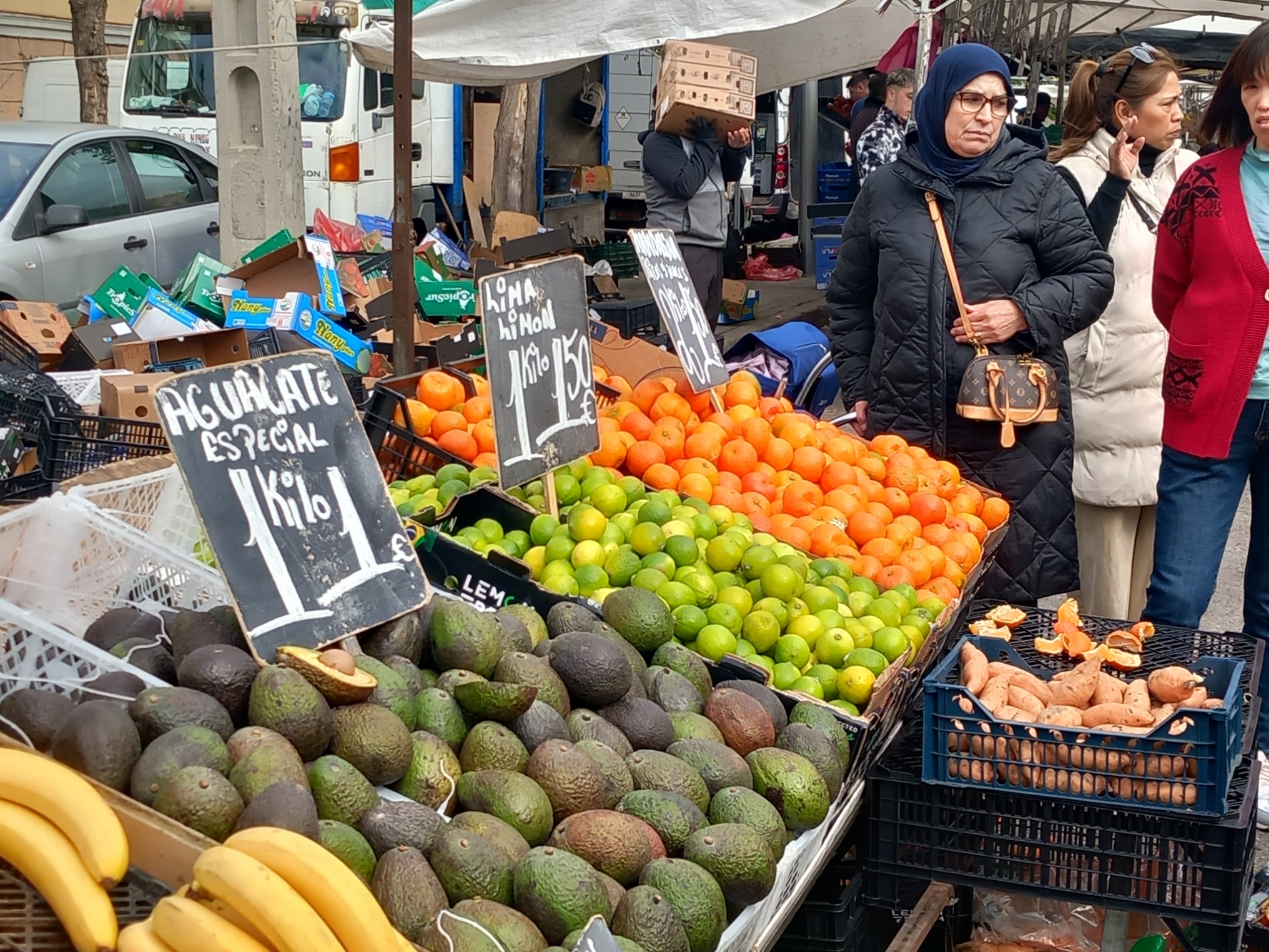 El mercadillo de Plaza Elíptica: un clásico madrileño que no pasa de moda